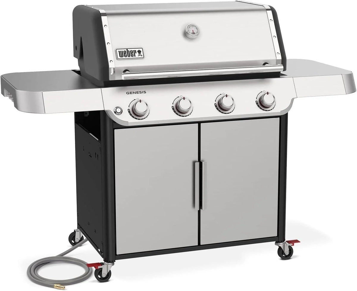 Casavibeo Weber Genesis S-415 natural gas grill with stainless steel body and four burners, ready for outdoor cooking.