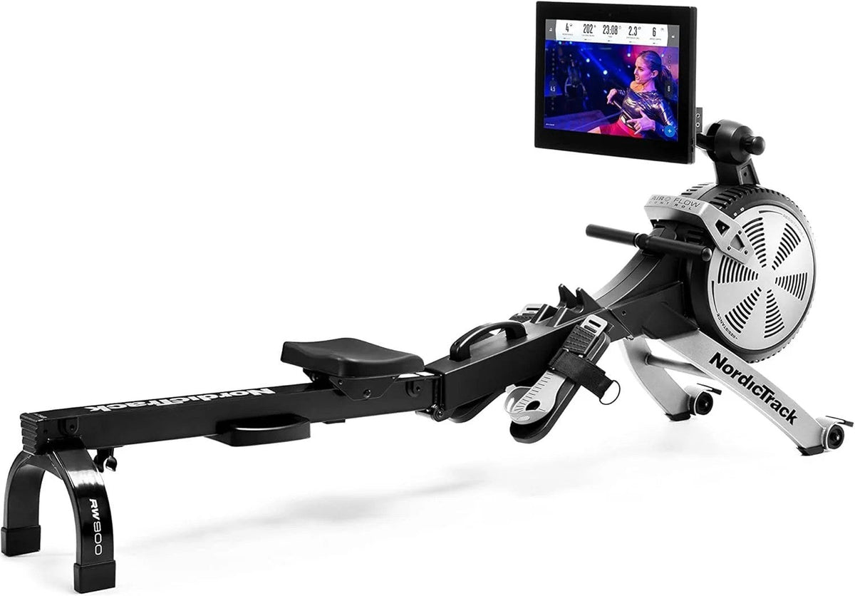 Casavibeo NordicTrack RW900 rowing machine with digital display and adjustable resistance for full-body workout.