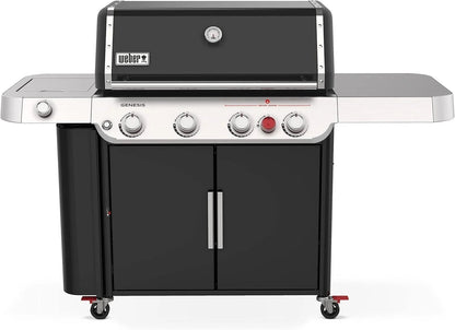 Casavibeo Weber Genesis E-435 gas grill with four burners, stainless steel lid, side shelves, and control knobs in a backyard setting.