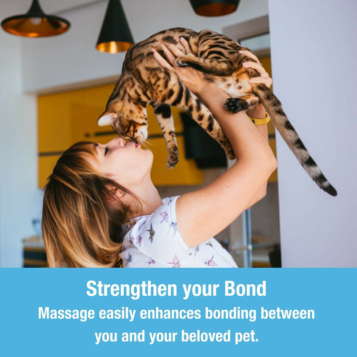 Belro pet massager for dogs, handheld grooming tool with soft silicone bristles and ergonomic design for gentle pet massage.
