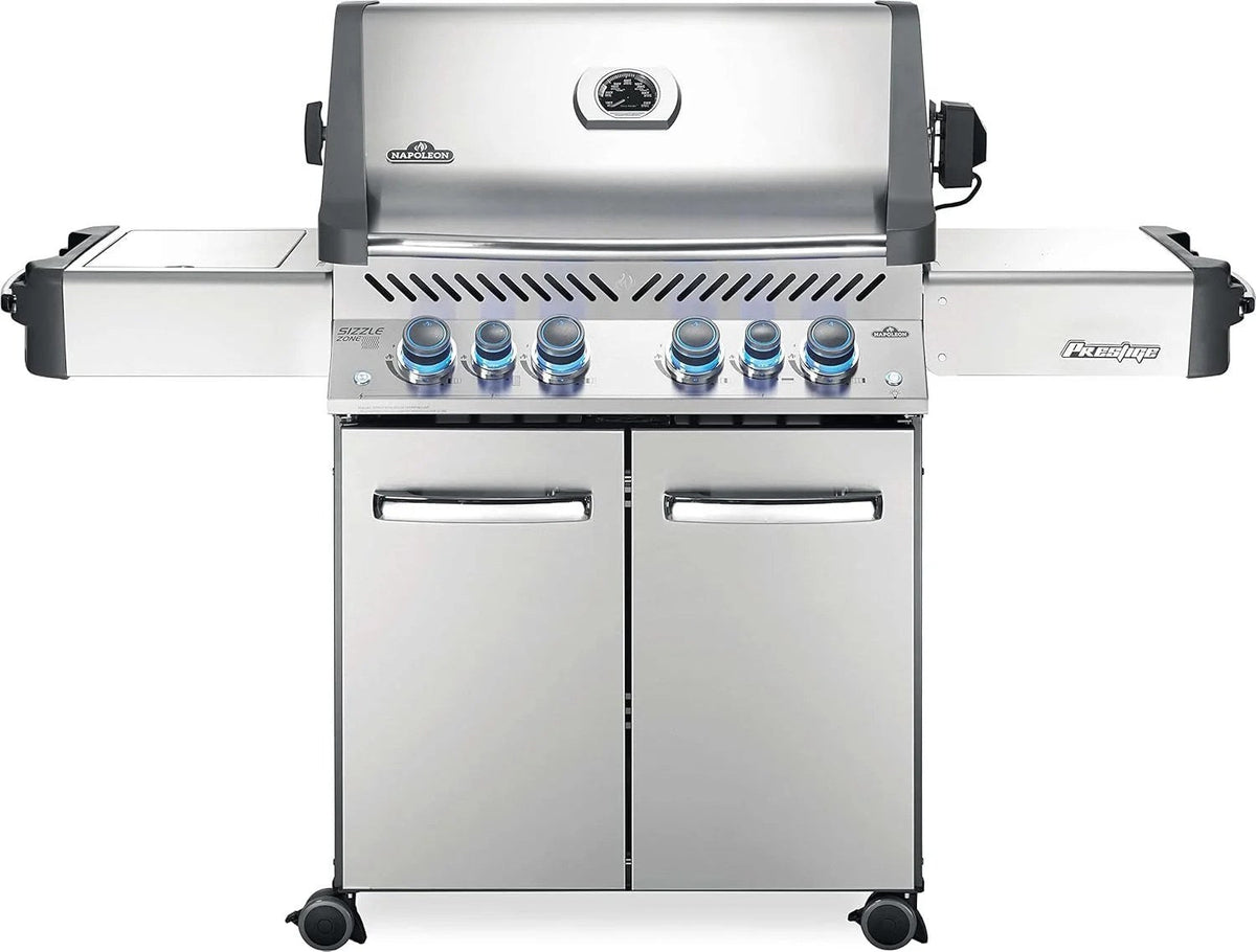 Casavibeo Napoleon Prestige 500 natural gas grill with stainless steel body, multiple burners, and side shelves for outdoor cooking
