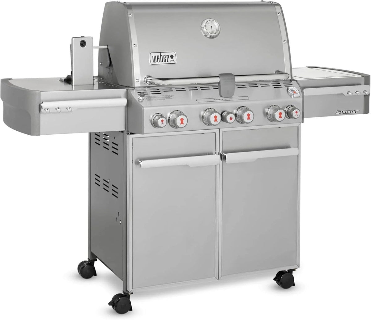 Casavibeo Weber Summit S-470 gas grill with four burners, side burners, and stainless steel lid for outdoor cooking.