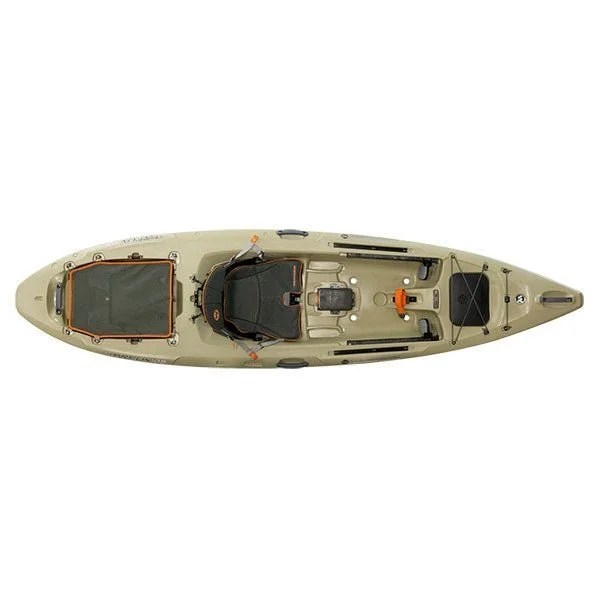 Casavibeo Wilderness Systems Tarpon 105 recreational kayak on water, showing its sit-on-top design and sleek, durable hull.