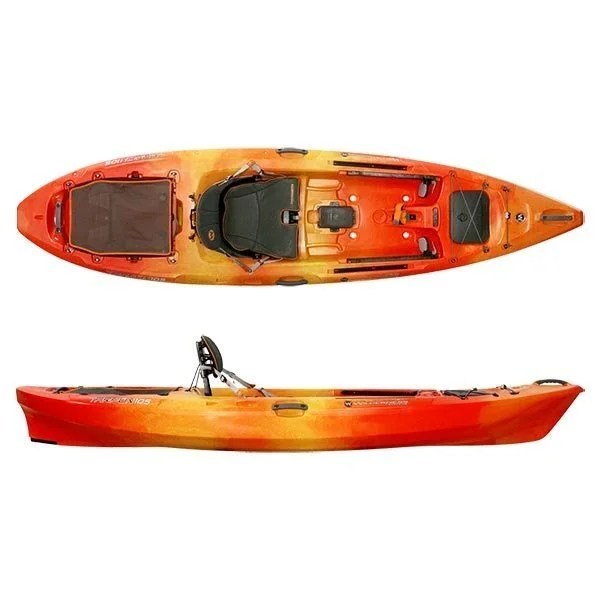 Casavibeo Wilderness Systems Tarpon 105 recreational kayak on water, featuring a sleek design and adjustable seat for paddling.