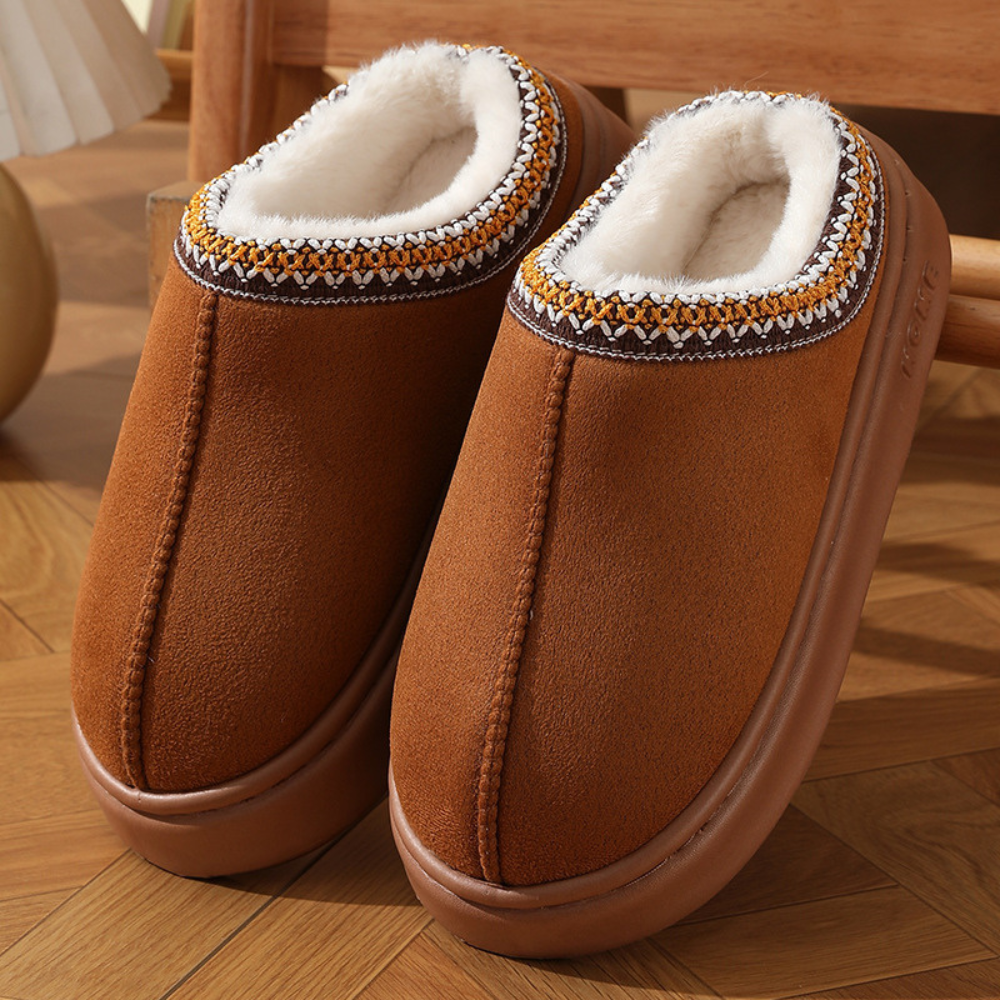 Belro fluffy insole platform slippers with faux fur lining, winter slip-on footwear designed for comfort and warmth.