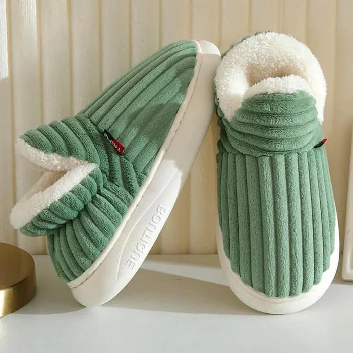 Belro Cozy Ultra-Comfort Slippers with soft plush lining and slip-on design for indoorwear and relaxed comfort.