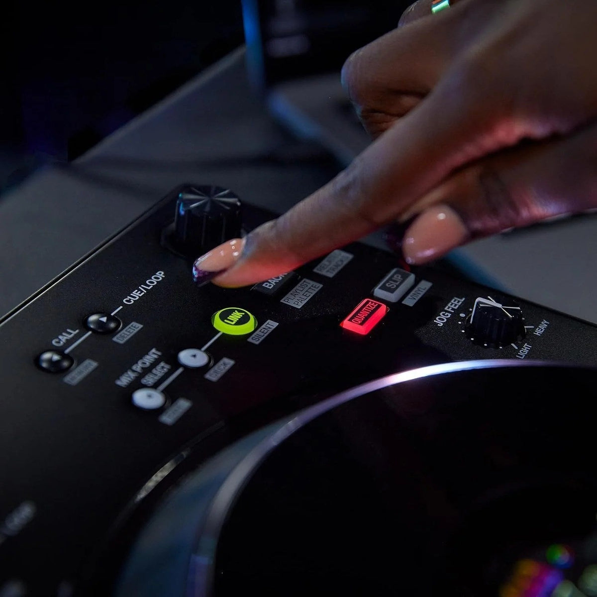 Casavibeo Pioneer DJ DDJ-FLX10 4-channel DJ controller with jog wheels, mixer, and control buttons for professional DJing.