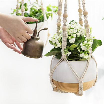 Belro indoor hanging planter pot for home and garden, featuring a stylish design suitable for outdoor decor.