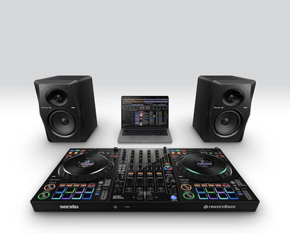 Casavibeo Pioneer DJ DDJ-FLX10 4-channel DJ controller with jog wheels, control knobs, and various input ports on a clean surface.