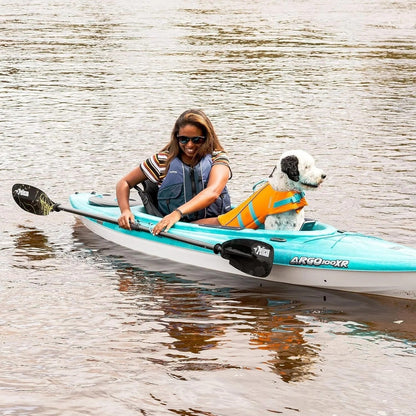 Casavibeo Pelican Argo 100XR recreational kayak on water, featuring adjustable seat and durable design for outdoor paddling.
