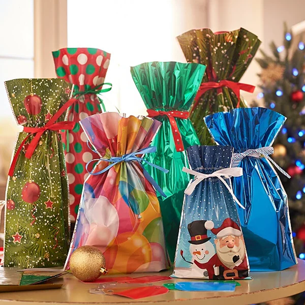 Belro drawstring Christmas gift bags for men, set of 15, featuring festive holiday designs and durable fabric for gift packaging.