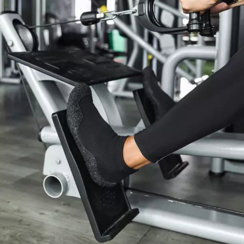 Belro unisex aqua socks shoes for lightweight running and swimming, featuring breathable fabric and flexible sole.