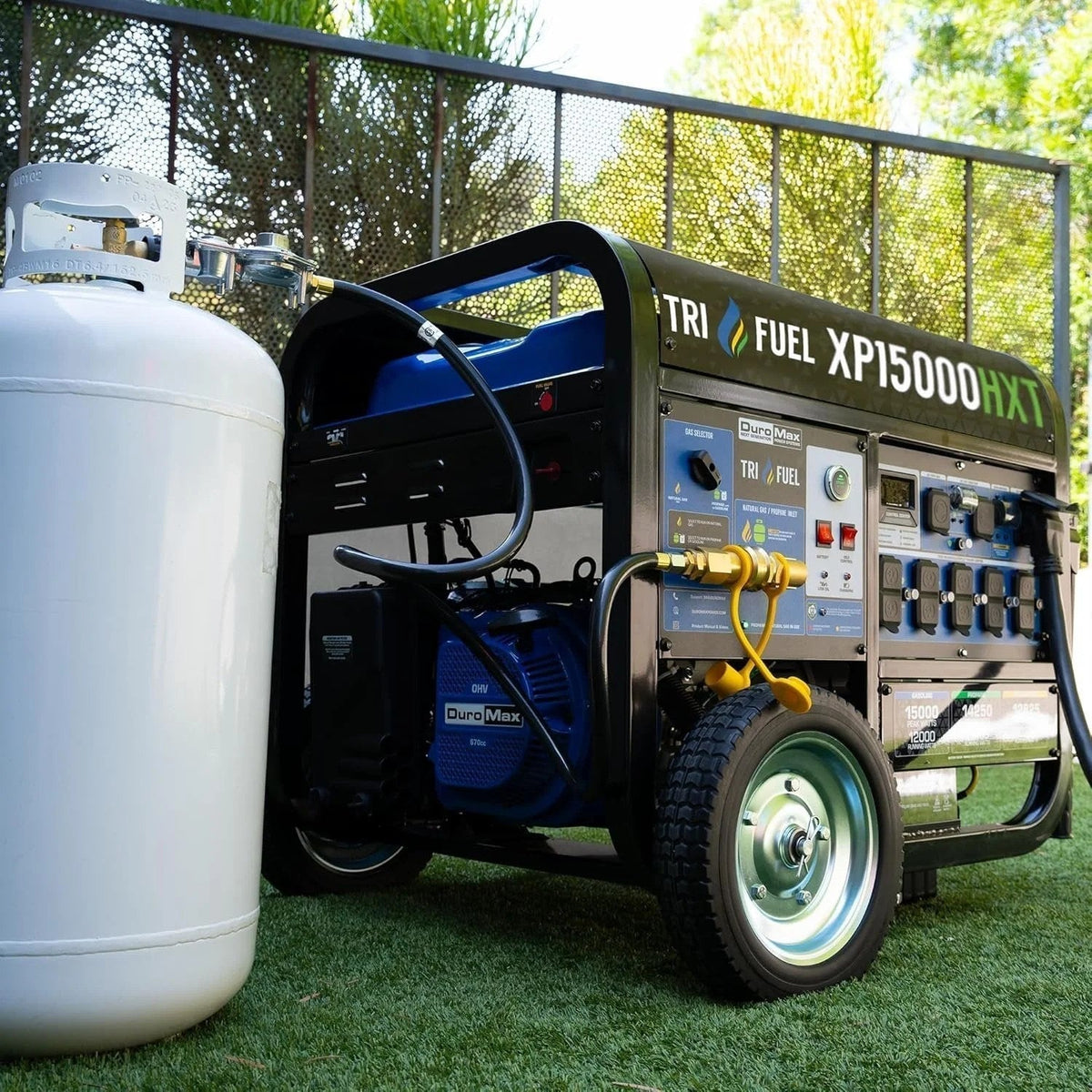 Casavibeo DuroMax 15,000-Watt Tri-Fuel Portable Generator XP15000HXT with dual fuel capability and sturdy metal frame.