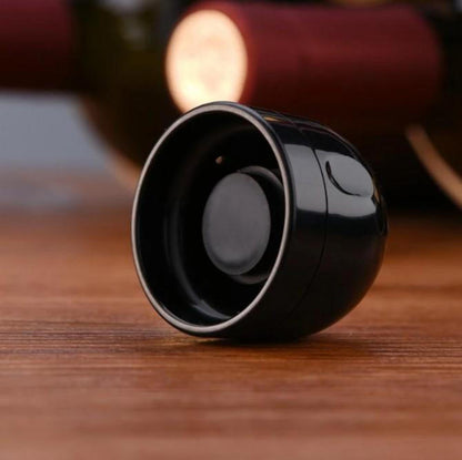 Belro silicone stopper sealing wine, beer, and champagne bottles for fresh preservation in kitchen and dining.