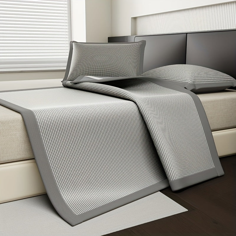 Cooling mattress pad set by Mivoza with ice silk fiber, breathable, machine washable, in 180x200 size for summer comfort.