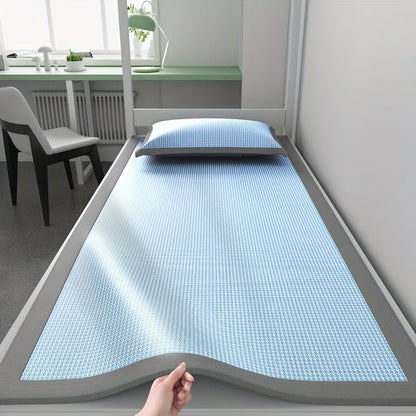 Cooling mattress pad set with ice silk fiber, breathable and machine washable, fits 180x200 beds for summer comfort.