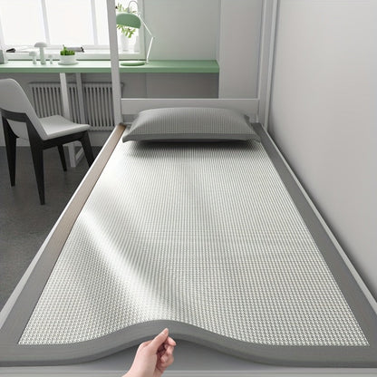 Cooling mattress pad set by Mivoza with ice silk fiber, breathable, machine washable, fits 180x200 bed for summer comfort.