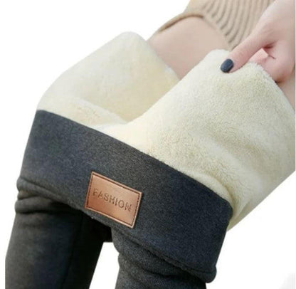 Belro women's fleece winter leggings shown in black, featuring soft, warm fabric ideal for cold weather and winter outdoor activities.