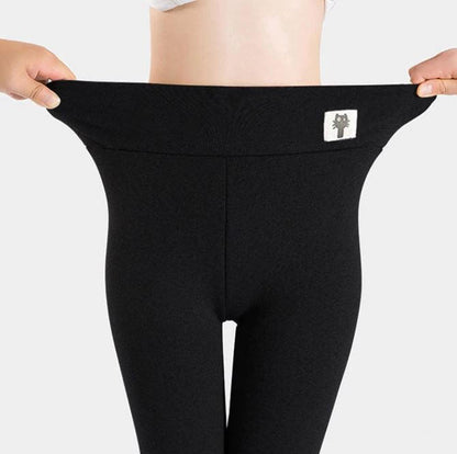 Belro women's fleece winter leggings showing a close-up of soft, warm fabric and snug fit for cold weather comfort.