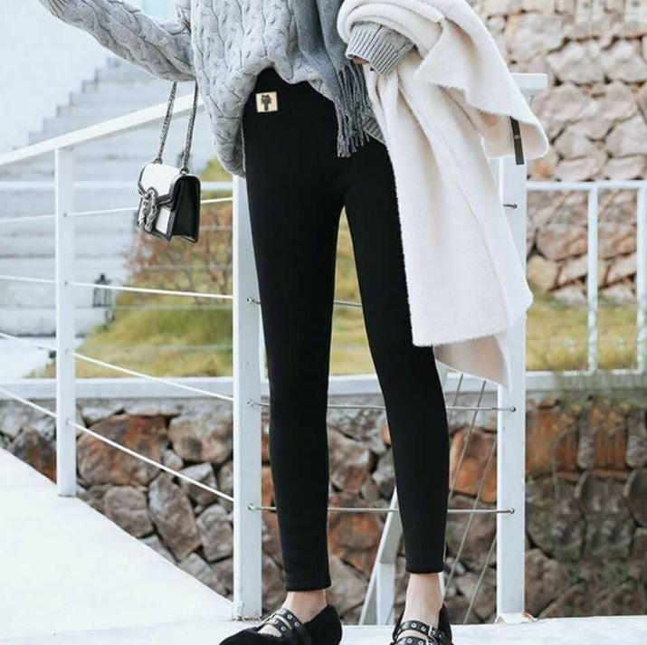 Women's fleece winter leggings by Belro, cozy and warm clothing with soft fleece lining, perfect for cold weather.
