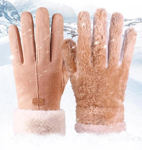 Waterproof winter gloves by BowLift with touchscreen compatibility, fleece lining, and three adjustable heating levels.