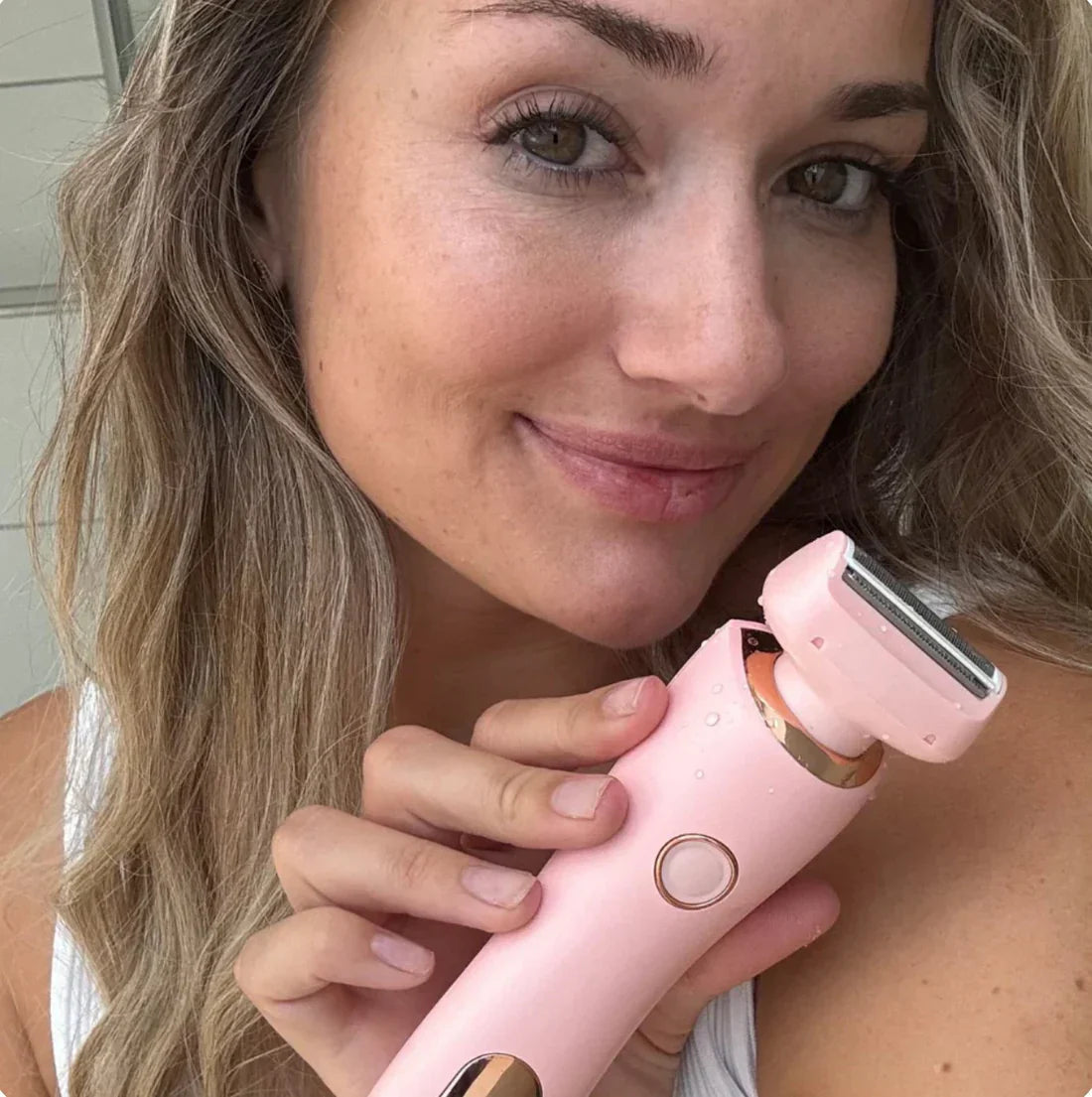 Belro women's razor for smooth shaving, featuring a sleek handle and multiple blades for a close, comfortable shave.