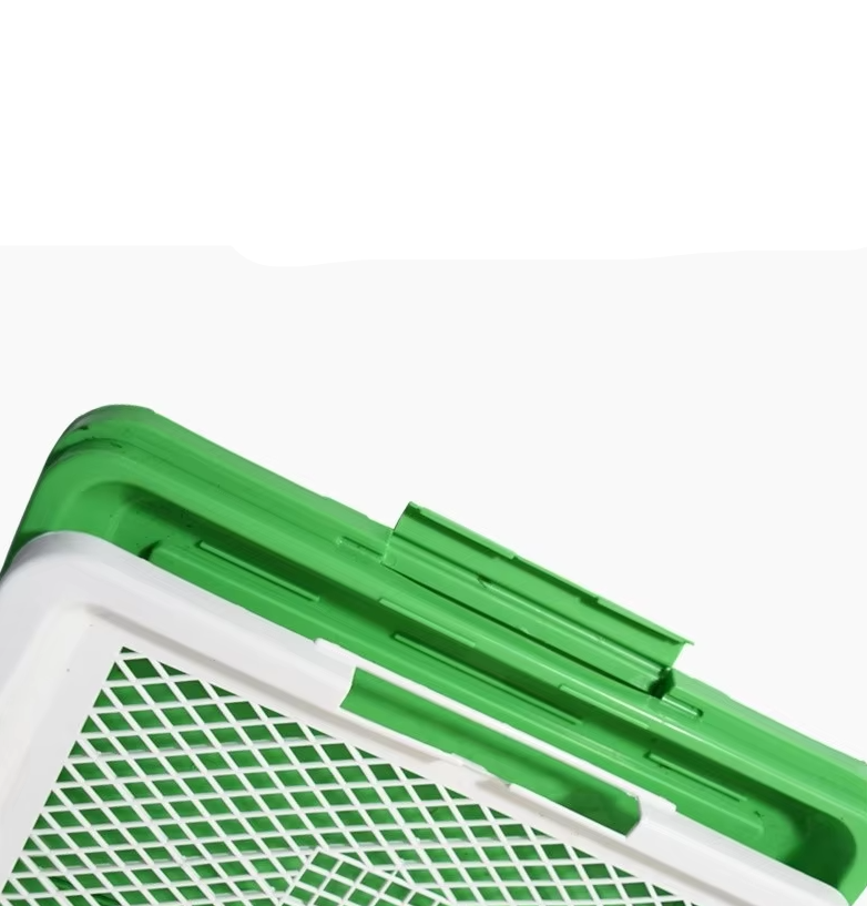 Belro dog toilet with artificial turf for pets, featuring a durable tray and realistic grass surface for indoor use.