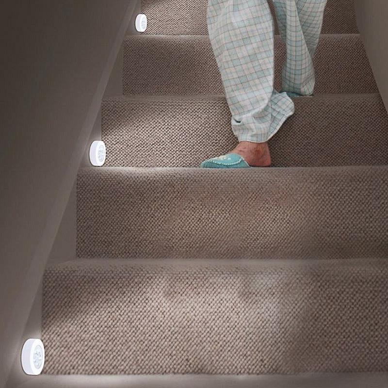 Wireless Belro motion sensor LED night light with E14 bulb socket, designed for easy installation and energy-efficient lighting.