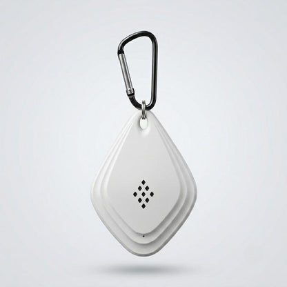 Ultrasonic Pet Protector by Mivoza Deutschland repels fleas, ticks, and mosquitoes without chemicals in a home setting.