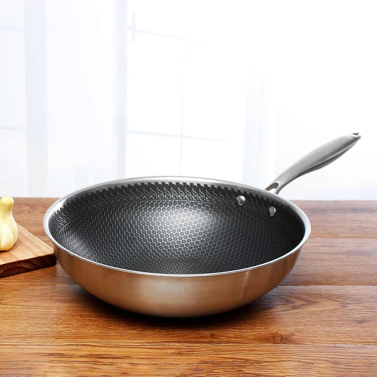 Belro non-stick stainless steel frying pan for home kitchen, with a smooth cooking surface and sturdy handle.