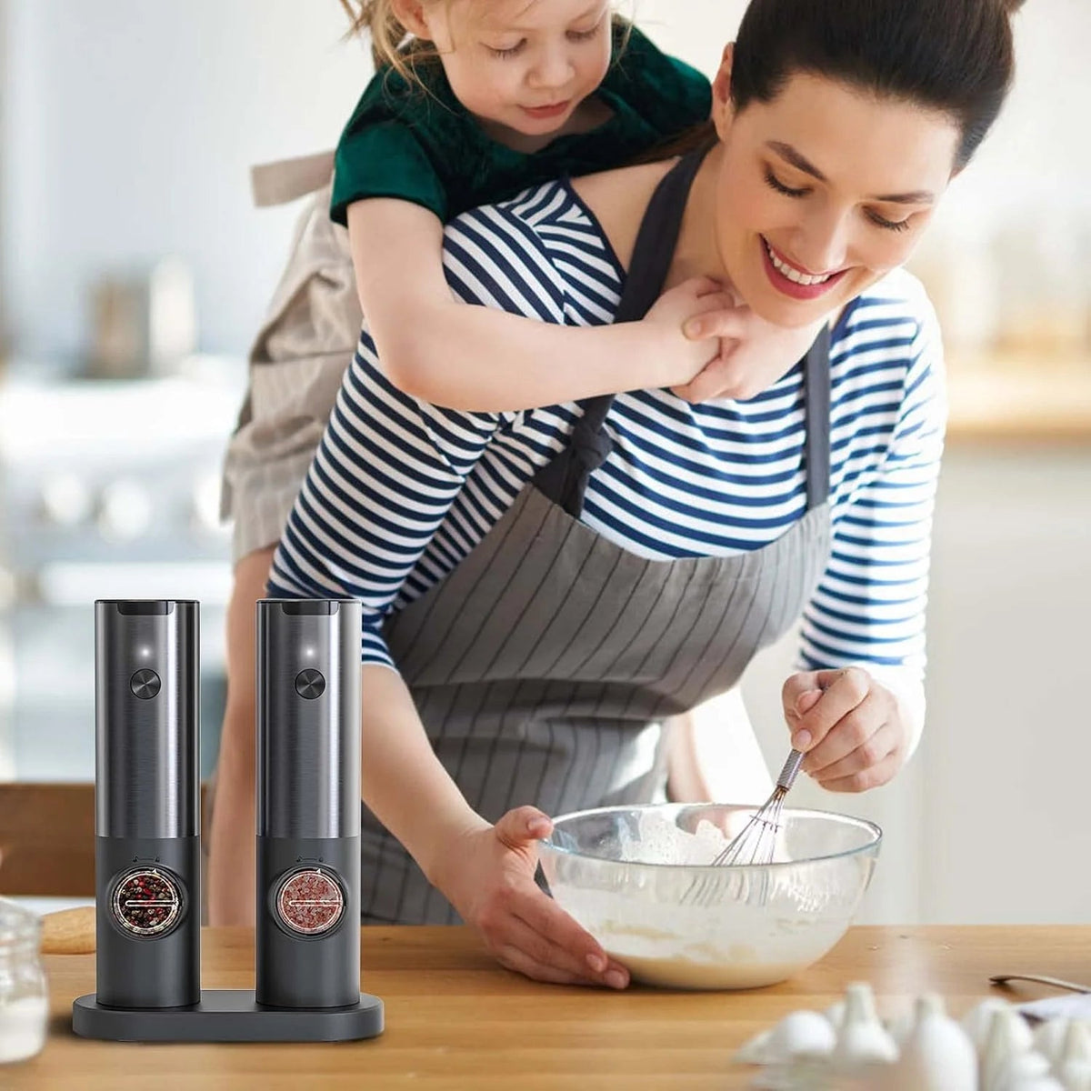 Belro electric salt and pepper mill with rechargeable battery, sleek design for kitchen and dining use.