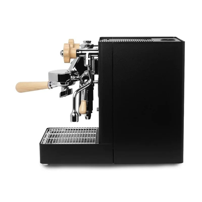 Lelit Mara X espresso machine by Casavibeo with stainless steel finish, compact design, and brewing controls on the front panel.