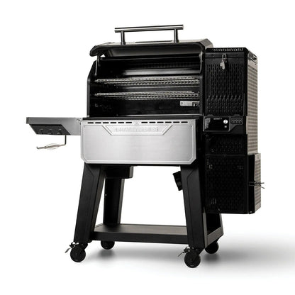 Casavibeo Masterbuilt Gravity Series XT digital charcoal grill and smoker with control panel and cooking grates, ready for grilling and smoking.