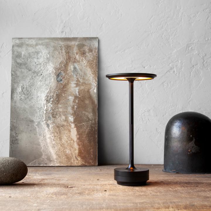 Belro portable cordless table lamp with adjustable light intensity, compact desk lamp for versatile lighting.