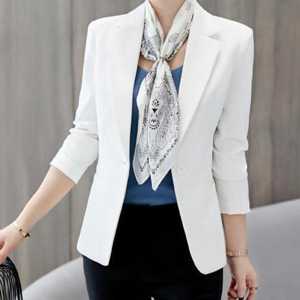 Belro trendy classy blazer, stylish tailored top in a versatile design, shown on a mannequin with a neutral background.