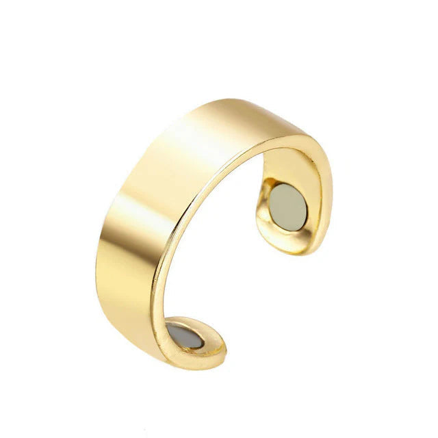 Belro Sleep Peace anti-snoring ring worn on finger, designed to reduce snoring and improve sleep quality.