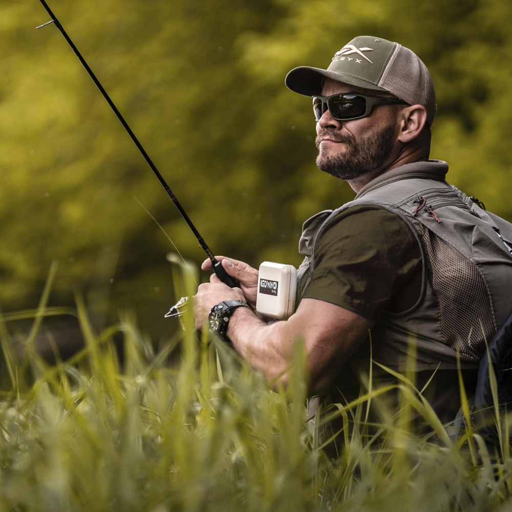 BowLift polarized military sunglasses with UV400 protection, rectangular frame, suitable for fishing and outdoor sports.