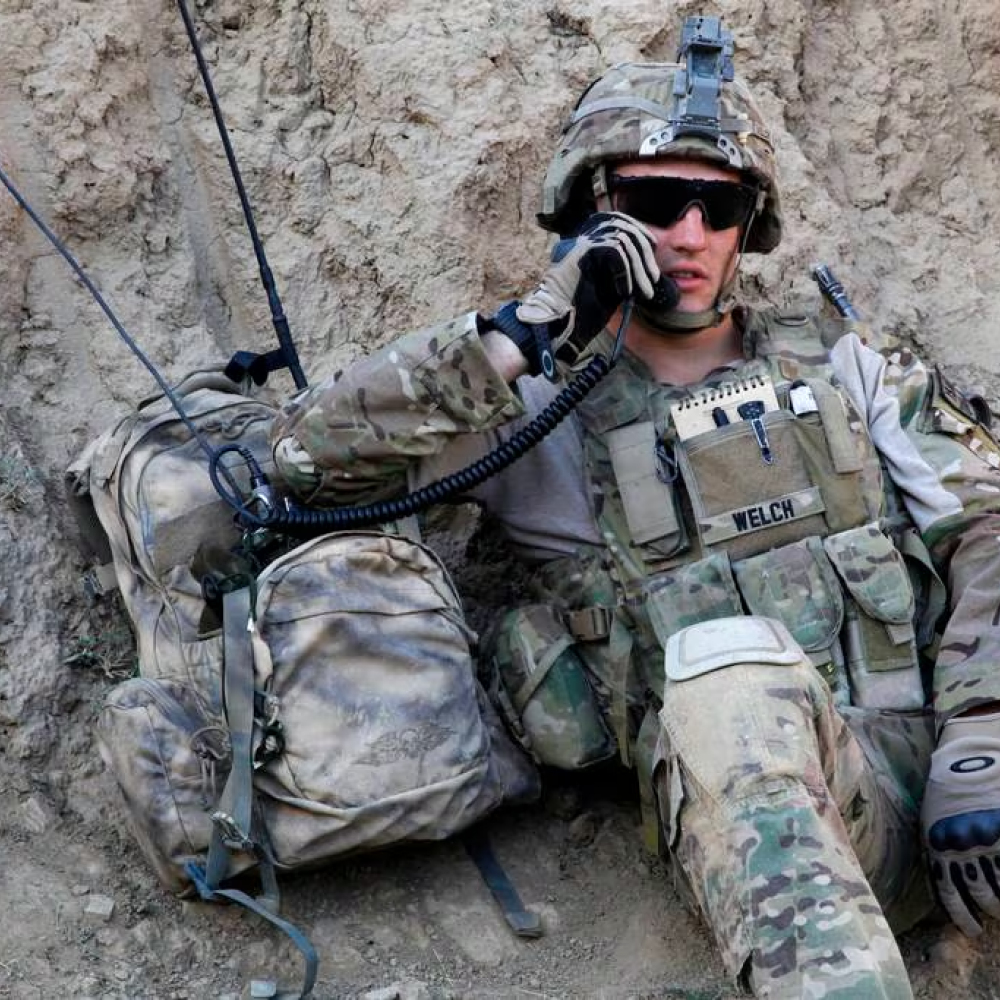 BowLift polarized military sunglasses with UV400 protection, designed for fishing and outdoor sports, featuring a rectangular frame.