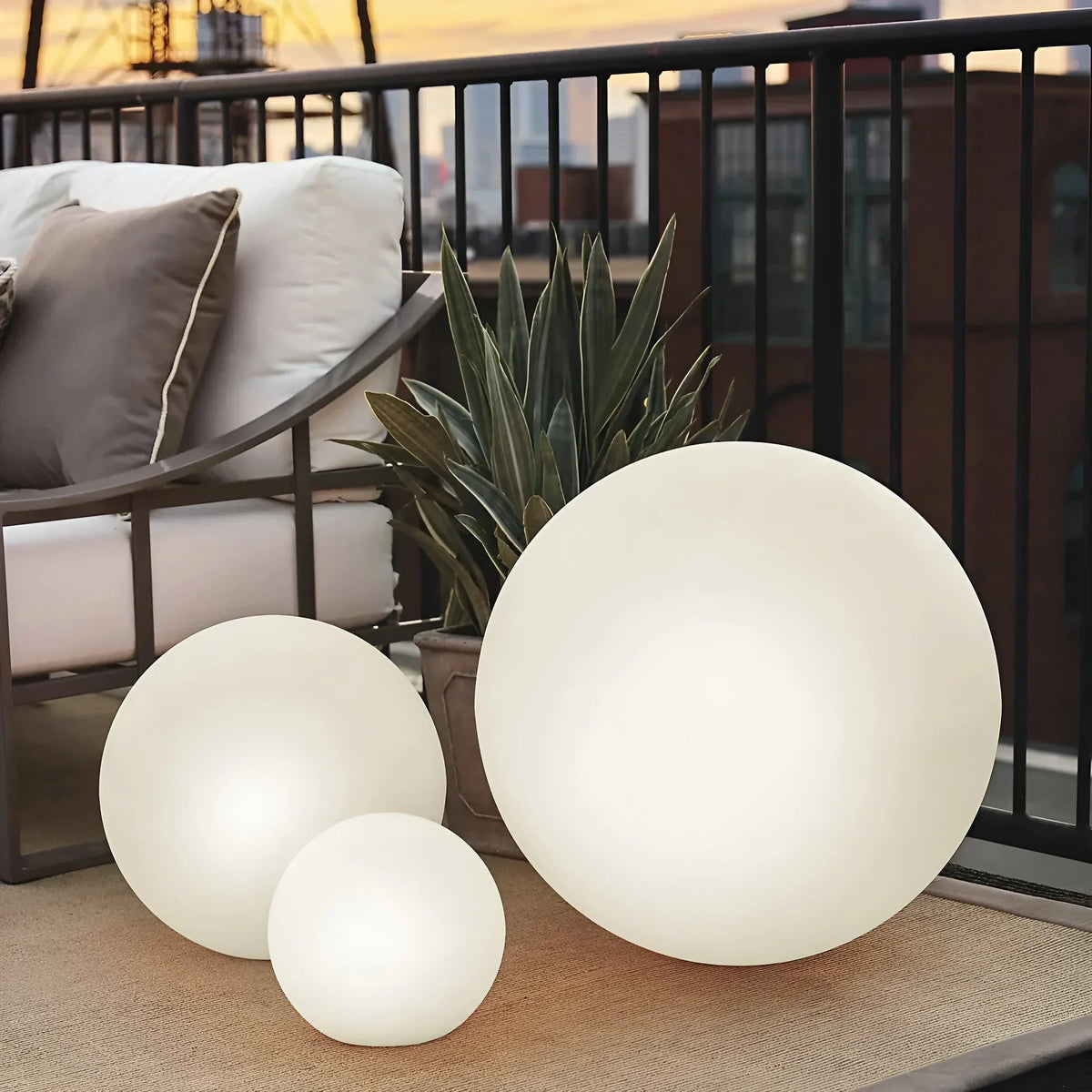 Weatherproof BowLift LumiGlobe solar LED garden light with spherical design, ideal for outdoor decorative illumination.