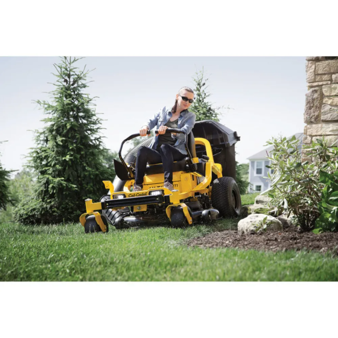 Casavibeo Ultima 42-inch mower with 21.5 HP Kawasaki V-twin engine and dual hydrostatic drive system.
