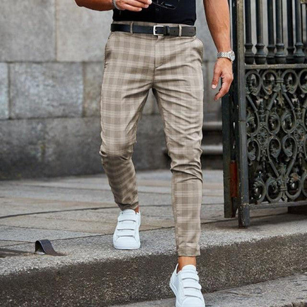 Belro vintage checkered pants, stylish clothing with a classic pattern, shown in a natural pose on a neutral background.