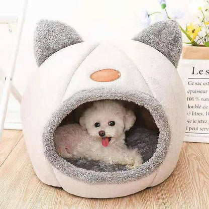 Cozy Belro Cat Cave made of soft fabric, designed as a hideaway for cats to rest and sleep comfortably.