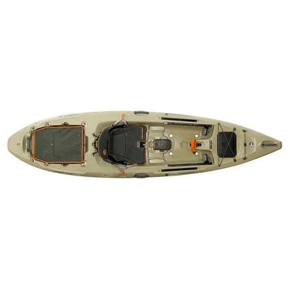 Casavibeo Wilderness Systems Tarpon 105 recreational kayak on water, showing its sleek design and stable hull for paddling adventures.