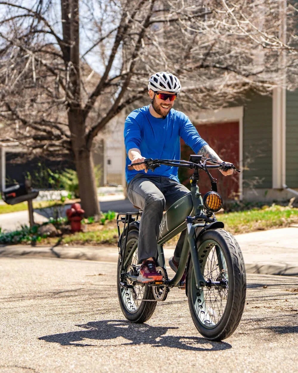 Casavibeo Mod Bikes retro-style electric bike with sleek frame and modern design, shown in a side view.