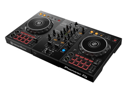 Casavibeo Pioneer DJ DDJ-400 2-channel rekordbox DJ controller with jog wheels, mixer, and control knobs for mixing music.
