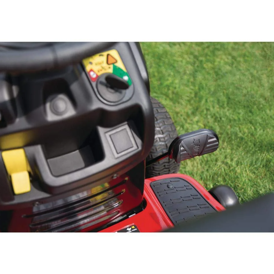 Casavibeo Troy Bilt Bronco 42-inch 19 HP Briggs & Stratton riding lawn tractor with automatic drive, shown on a lawn.