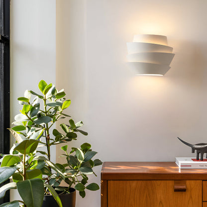 Modern Scandinavian wall lamp with double spotlight by Belro, outdoor wall light fixture in sleek design, ideal for outdoor lighting.