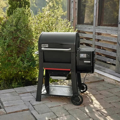 Casavibeo Weber Grills Searwood 600 Pellet Grill with stainless steel construction and digital control panel, ready for outdoor cooking.