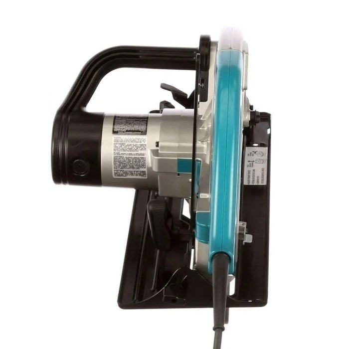 Makita 5402NA circular saw by Casavibeo with a 16-5/16 inch blade, featuring a sturdy metal construction and ergonomic handle.