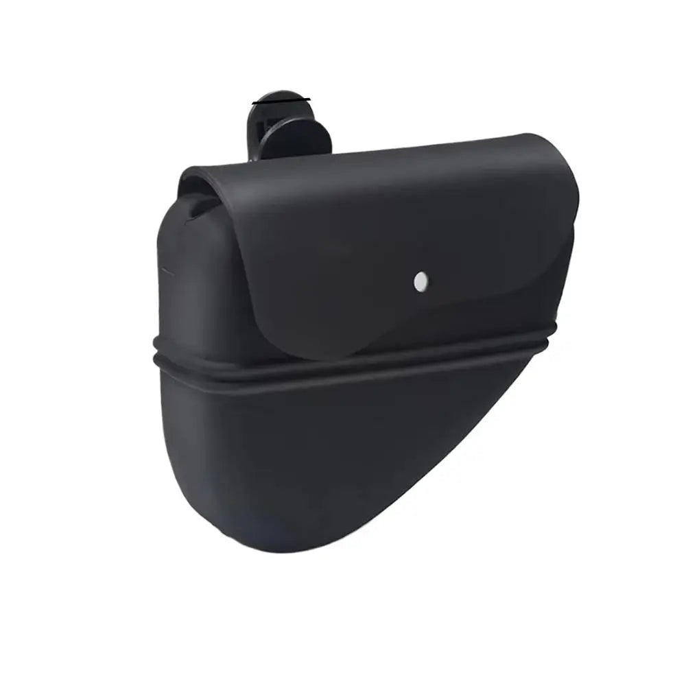 Black silicone dog treat pouch with waist clip, Belro training bag for easy access during walks and training sessions.
